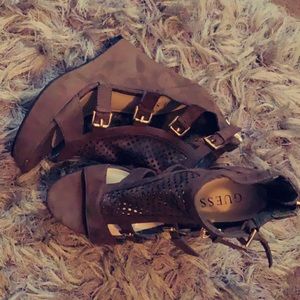 I’m selling some Guess wedge heels